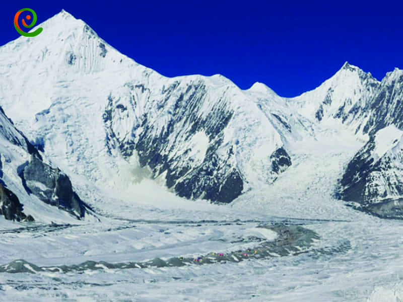 قله گاشربروم 2 و قله گاشربروم 1 از قله های بالای 8000 متری جهان هستند که در پاکستان قرار گرفته اند